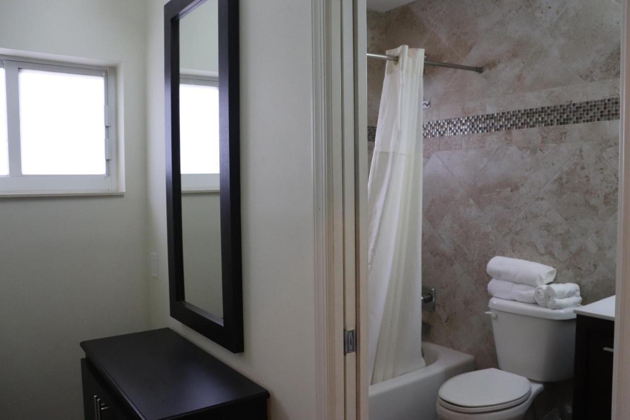 Curtis Inn & Suites ハリウッド エクステリア 写真