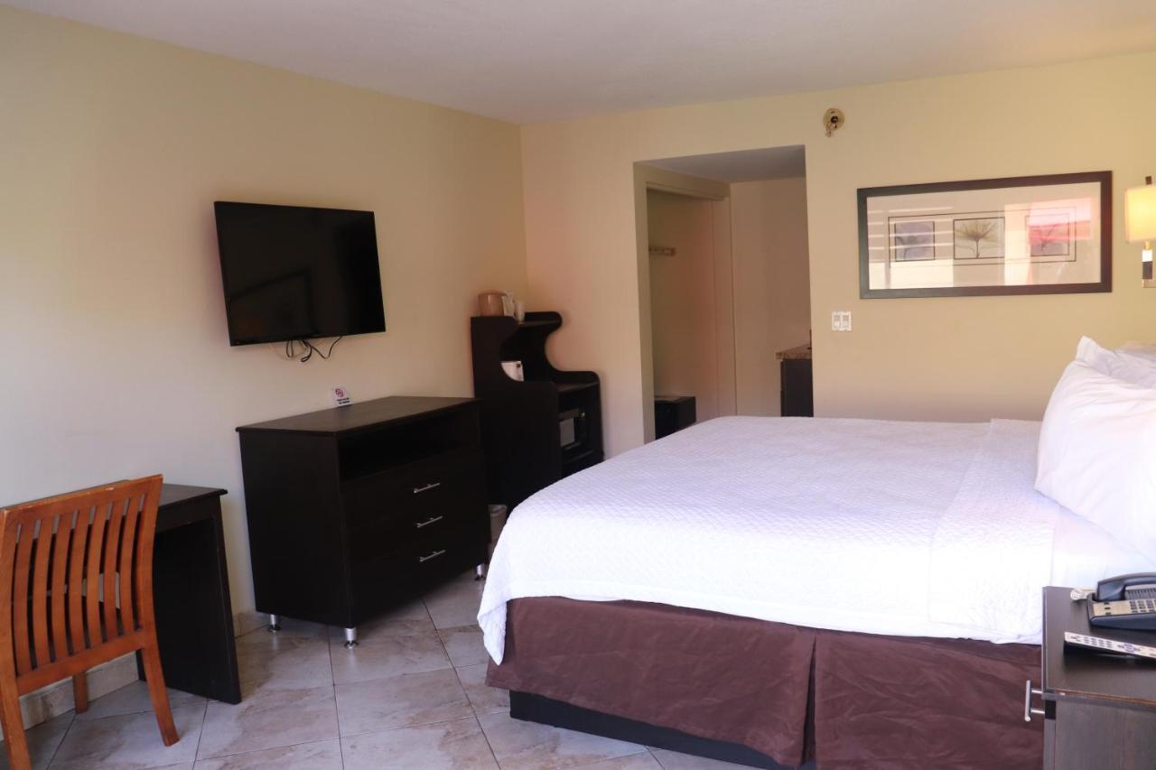 Curtis Inn & Suites ハリウッド エクステリア 写真