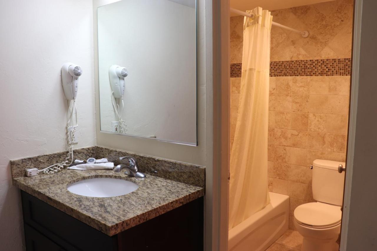 Curtis Inn & Suites ハリウッド エクステリア 写真