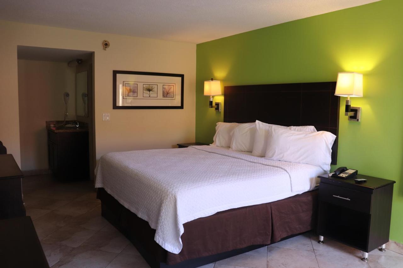 Curtis Inn & Suites ハリウッド エクステリア 写真