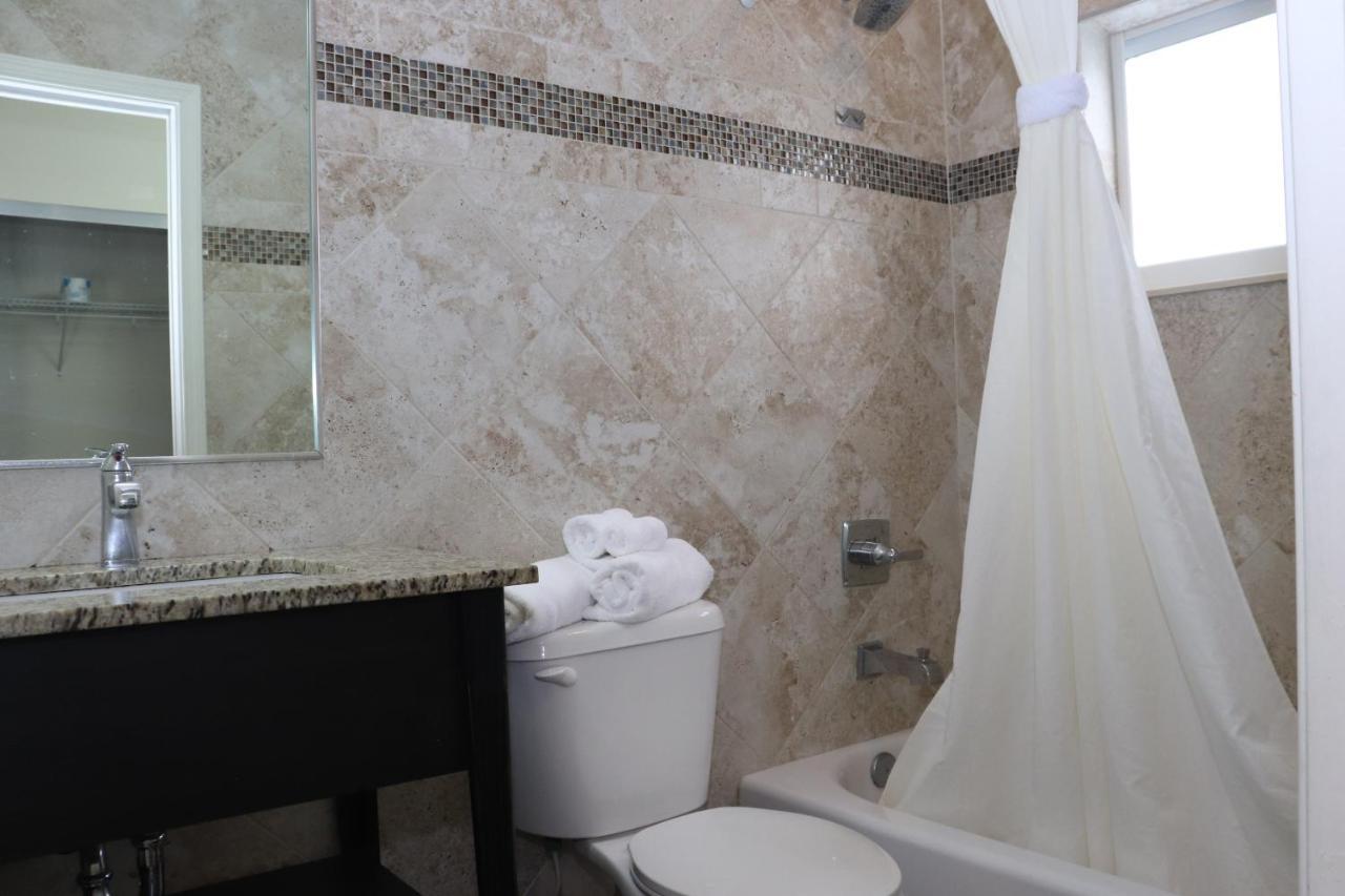 Curtis Inn & Suites ハリウッド エクステリア 写真