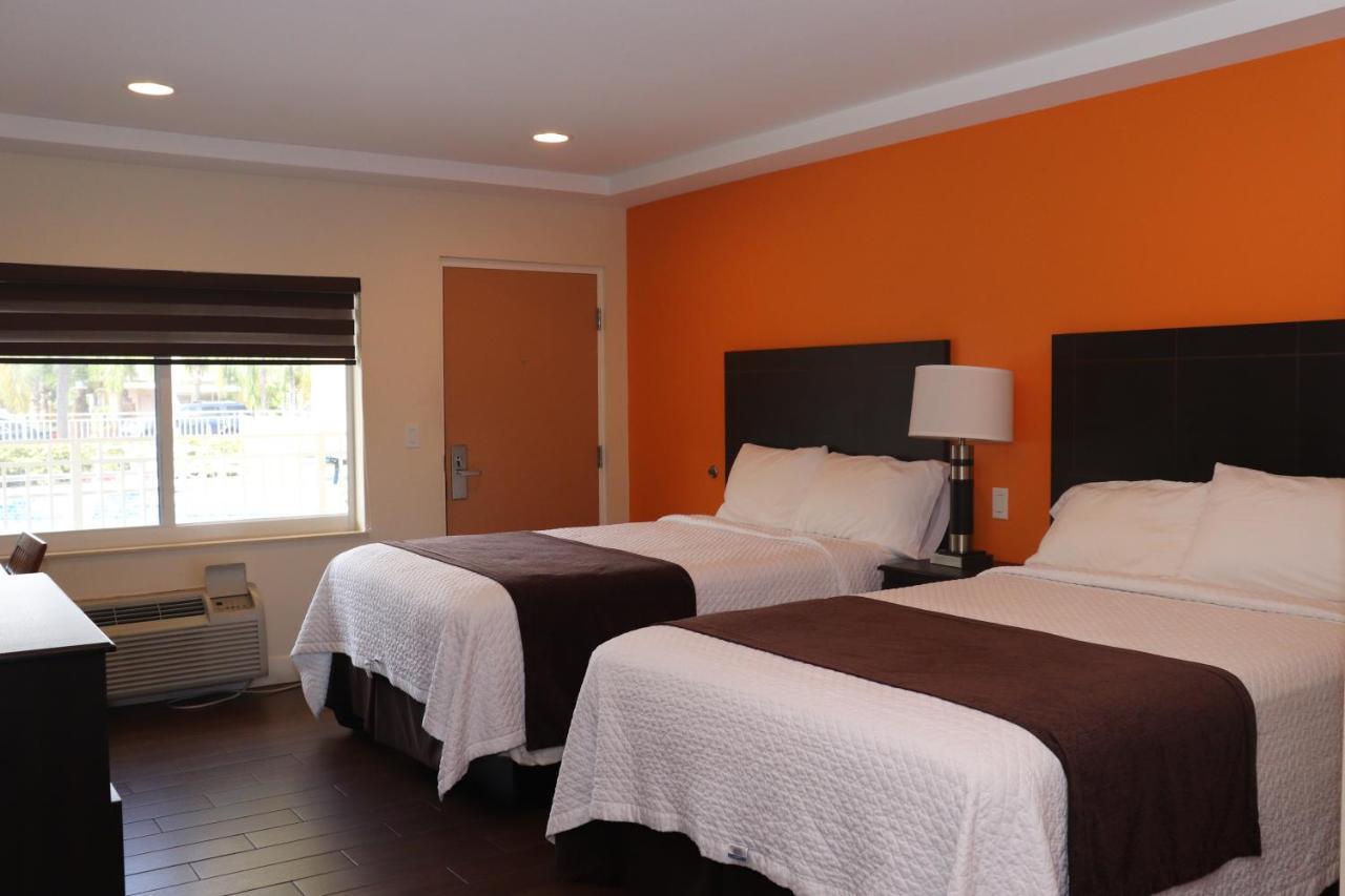 Curtis Inn & Suites ハリウッド エクステリア 写真