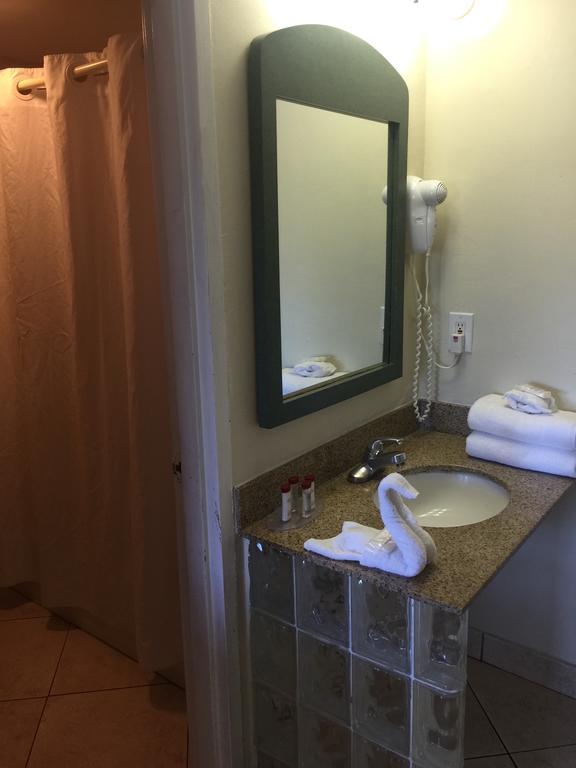 Curtis Inn & Suites ハリウッド エクステリア 写真