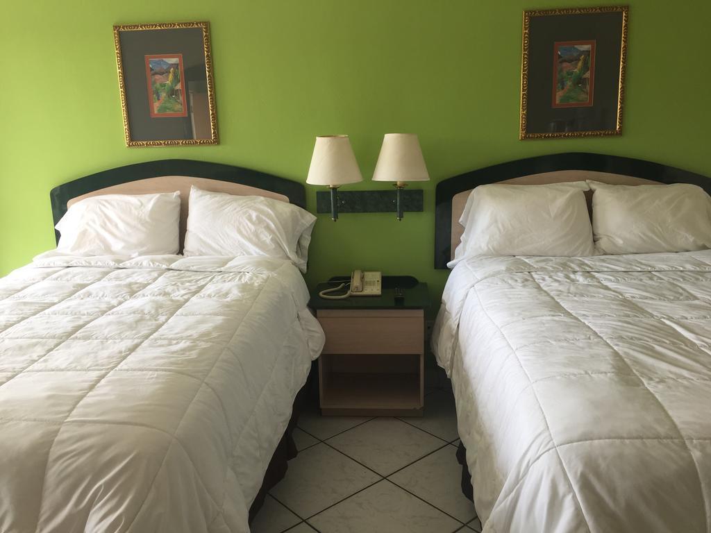 Curtis Inn & Suites ハリウッド エクステリア 写真