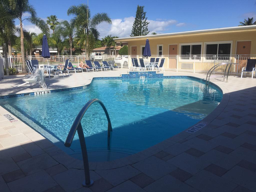 Curtis Inn & Suites ハリウッド エクステリア 写真